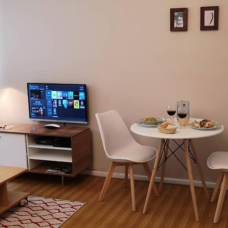 2 Ambientes En Almagro En Av Corrientes Para 2 Personas Appartement Buenos Aires Buitenkant foto